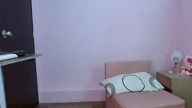 kiity horny  online show from September 24, 2025, 12:33 pm