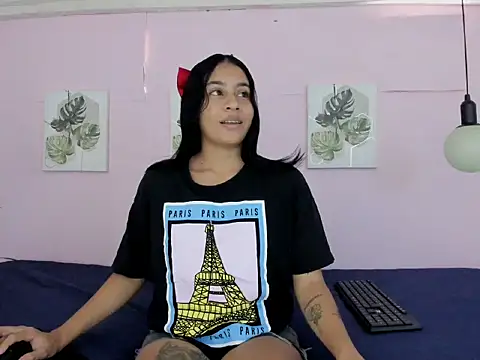 Snapshot of Lady_rossee chatting on October 4, 2025, 1:23 pm Lady rossee online show from October 4, 2025, 1:23 pm