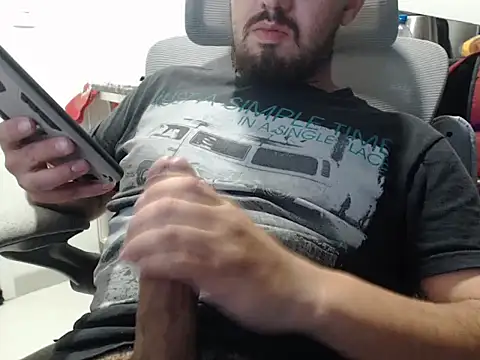 Snapshot of PoneiHetero chatting on October 15, 2025, 4:00 am PoneiHetero online show from October 15, 2025, 4:00 am