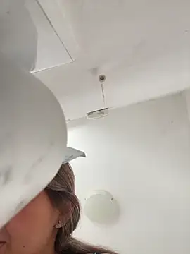 Goldiebaby online show from September 22, 2025, 8:31 am