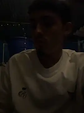 Snapshot of NikoStone_ chatting on April 5, 2026, 5:03 am NikoStone online show from April 5, 2026, 5:03 am