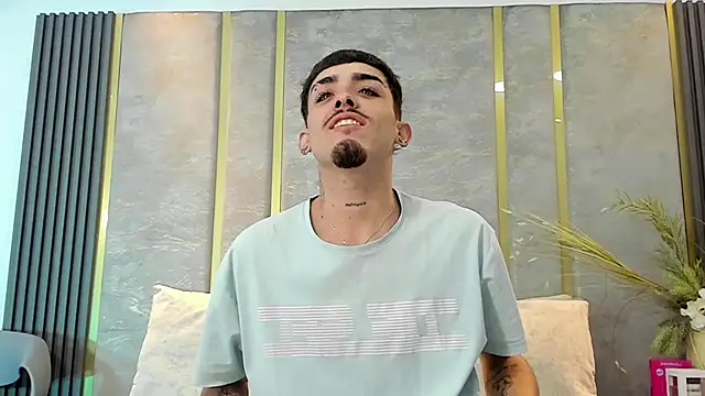 NikoStone  online show from December 3, 2025, 4:24 am