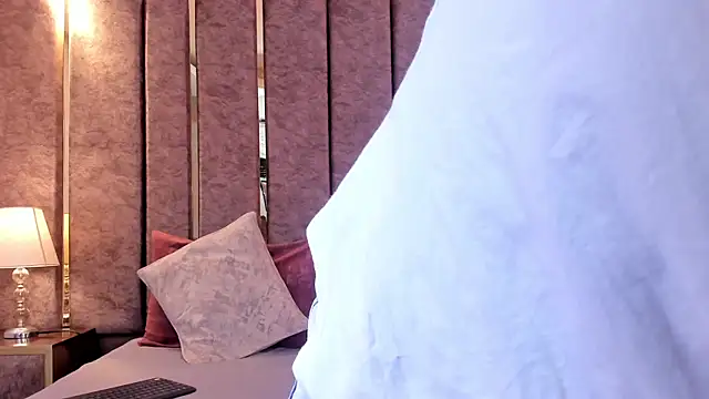 Snapshot of NikoStone_ chatting on March 27, 2026, 4:32 am NikoStone online show from March 27, 2026, 4:32 am