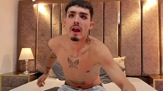 NikoStone  online show from November 29, 2025, 4:12 am