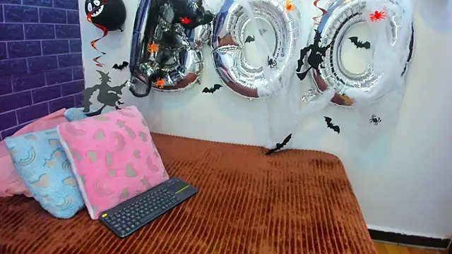 Cora 222 online show from November 1, 2025, 7:30 pm