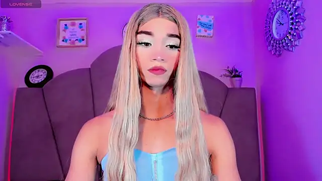 Nauthy girl online show from October 9, 2025, 12:38 pm