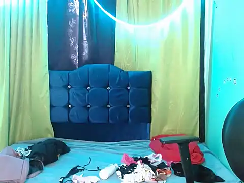 canelasexy 1 online show from March 4, 2026, 7:54 pm