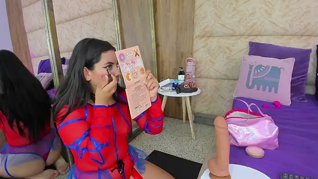 Snapshot of LizzyOlsen chatting on September 18, 2025, 9:51 pm LizzyOlsen online show from September 18, 2025, 9:51 pm