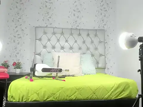 michelle perla online show from October 27, 2025, 6:42 pm