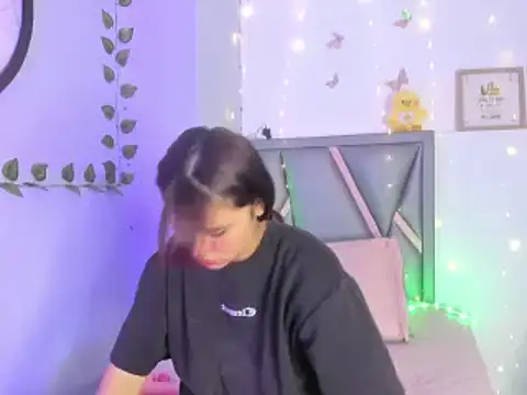 Sofia villareal online show from February 10, 2026, 1:21 pm