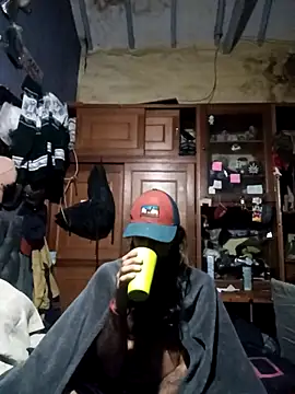 Snapshot of hairy_mannn chatting on December 22, 2025, 5:07 am hairy mannn online show from December 22, 2025, 5:07 am