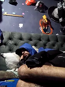 Snapshot of hairy_mannn chatting on December 13, 2025, 8:04 pm hairy mannn online show from December 13, 2025, 8:04 pm