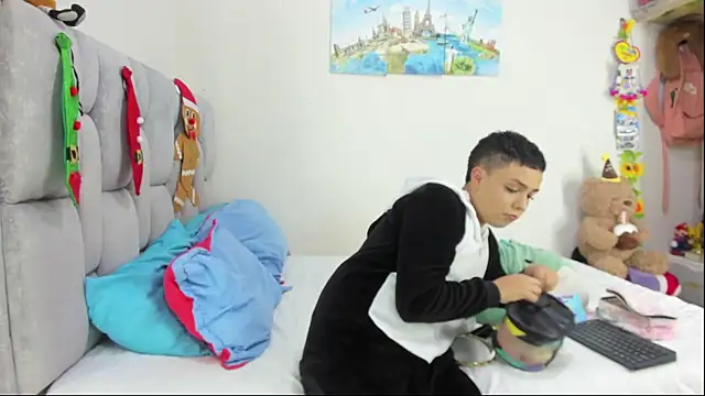 christopher Hot online show from January 7, 2026, 11:10 pm