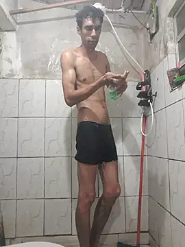 Dedede32 online show from November 4, 2025, 10:24 pm