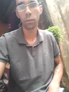 Dedede32 online show from September 24, 2025, 1:28 pm