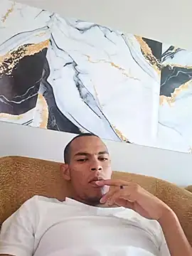 Snapshot of LuciousLyon chatting on March 7, 2026, 2:44 pm LuciousLyon online show from March 7, 2026, 2:44 pm