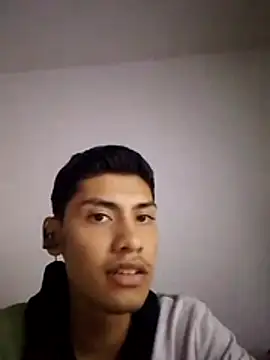 aispuro8505 online show from November 30, 2025, 6:36 am