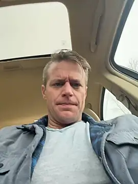 Snapshot of DILFiGuess11 chatting on March 6, 2026, 2:45 pm DILFiGuess11 online show from March 6, 2026, 2:45 pm