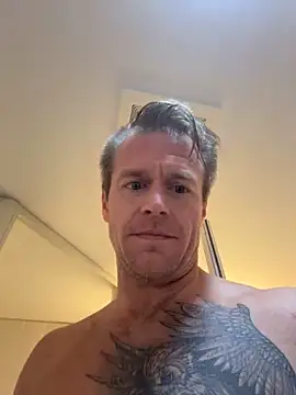 Snapshot of DILFiGuess11 chatting on April 1, 2026, 3:53 pm DILFiGuess11 online show from April 1, 2026, 3:53 pm