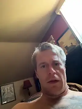 Snapshot of DILFiGuess11 chatting on April 7, 2026, 5:04 pm DILFiGuess11 online show from April 7, 2026, 5:04 pm