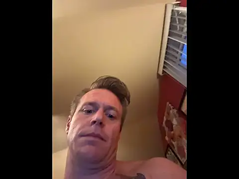 Snapshot of DILFiGuess11 chatting on May 10, 2026, 9:35 am DILFiGuess11 online show from May 10, 2026, 9:35 am