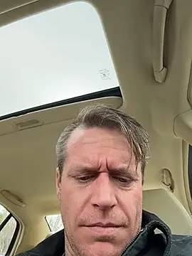 Snapshot of DILFiGuess11 chatting on March 18, 2026, 3:24 pm DILFiGuess11 online show from March 18, 2026, 3:24 pm