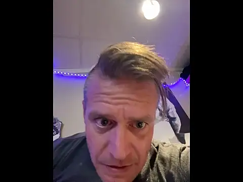 Snapshot of DILFiGuess11 chatting on May 21, 2026, 8:12 am DILFiGuess11 online show from May 21, 2026, 8:12 am