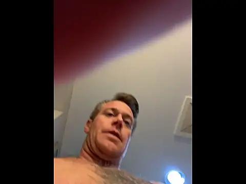 Snapshot of DILFiGuess11 chatting on May 5, 2026, 2:42 pm DILFiGuess11 online show from May 5, 2026, 2:42 pm