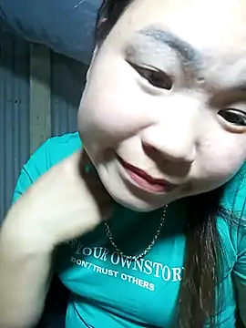 Snapshot of may-squirl chatting on November 7, 2025, 2:32 pm may-squirl online show from November 7, 2025, 2:32 pm