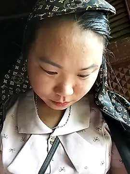 Snapshot of may-squirl chatting on October 20, 2025, 2:24 am may-squirl online show from October 20, 2025, 2:24 am