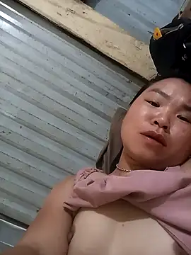 Snapshot of may-squirl chatting on October 11, 2025, 1:17 am may-squirl online show from October 11, 2025, 1:17 am