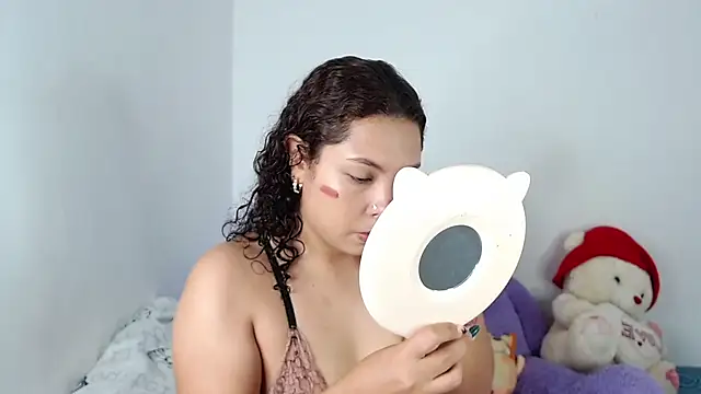 ViolettaMiller  online show from February 12, 2026, 1:11 pm