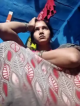 Snapshot of Jooli_xx chatting on April 13, 2026, 6:01 pm Jooli xx online show from April 13, 2026, 6:01 pm