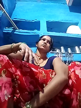 Snapshot of Jooli_xx chatting on April 3, 2026, 4:19 am Jooli xx online show from April 3, 2026, 4:19 am