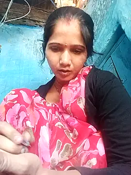 Snapshot of Jooli_xx chatting on April 6, 2026, 4:46 am Jooli xx online show from April 6, 2026, 4:46 am