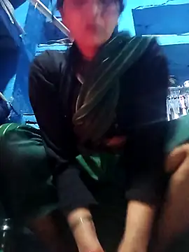 Snapshot of Jooli_xx chatting on March 6, 2026, 11:22 pm Jooli xx online show from March 6, 2026, 11:22 pm