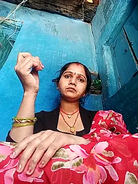 Snapshot of Jooli_xx chatting on March 26, 2026, 4:00 am Jooli xx online show from March 26, 2026, 4:00 am