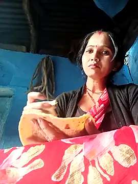 Snapshot of Jooli_xx chatting on March 24, 2026, 1:27 am Jooli xx online show from March 24, 2026, 1:27 am