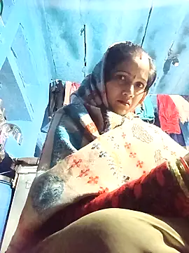 Jooli xx online show from January 18, 2026, 4:05 am