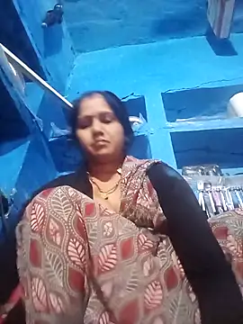 Snapshot of Jooli_xx chatting on April 15, 2026, 2:17 am Jooli xx online show from April 15, 2026, 2:17 am