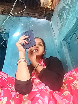 Snapshot of Jooli_xx chatting on April 6, 2026, 2:29 am Jooli xx online show from April 6, 2026, 2:29 am