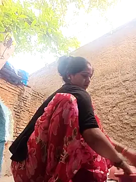 Snapshot of Jooli_xx chatting on April 11, 2026, 1:02 am Jooli xx online show from April 11, 2026, 1:02 am