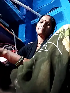 Jooli xx online show from October 25, 2025, 3:45 pm