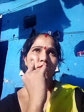 Snapshot of Jooli_xx chatting on April 2, 2026, 1:51 pm Jooli xx online show from April 2, 2026, 1:51 pm