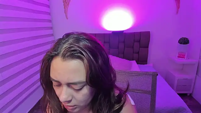 ambar 69  online show from November 11, 2025, 4:18 am