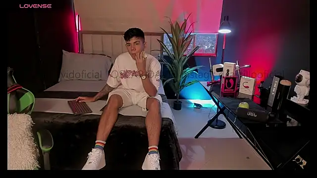 Jack castell online show from April 17, 2026, 11:18 pm