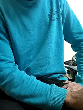 Snapshot of johnysinsr chatting on December 4, 2025, 2:43 am johnysinsr online show from December 4, 2025, 2:43 am