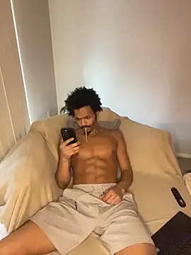 TRILLAHUNG online show from January 13, 2026, 6:23 pm