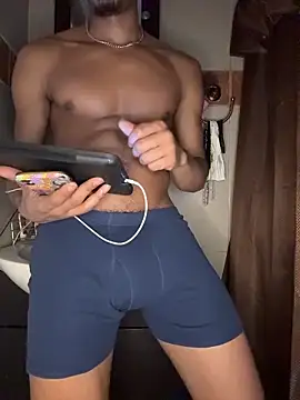 TRILLAHUNG online show from October 30, 2025, 3:16 am