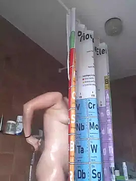 LiluLiluLilu online show from October 22, 2025, 8:14 am